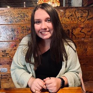 Meet your Posher, Claudia